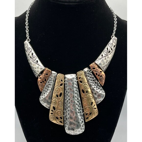 Vintage Metal Bib Necklace With Intricate Floral Segments Egyptian Revival - Picture 7 of 7